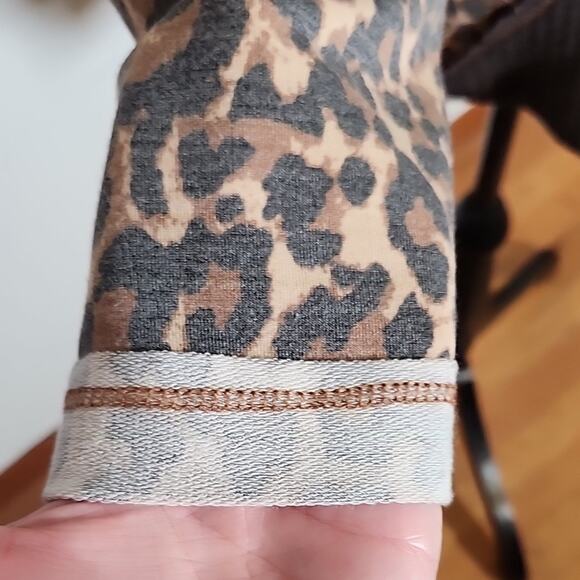 CES FEMME Beige and Leopard Print Long Sleeve Top, Size Medium - Picture 8 of 10